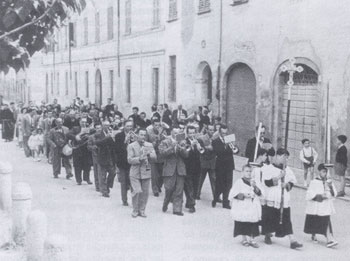 Na procession del Corpus Domini d'altri tenpi, co la Banda comunale in testa...