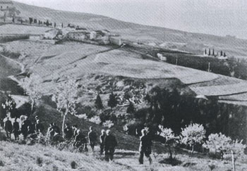 La Lessinia e la Valpantena l'éra 'na selva de strade, stradele, sentieri e scaessagne.