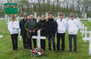 3-11-2012. I Alpini de la Sezion ANA de Belun col so làbaro, i rende omagio a Giacomo Fistarol.