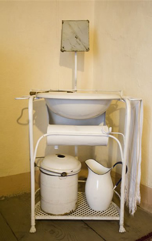 Lavabo con cain, broca e porta-sugamani da siùri