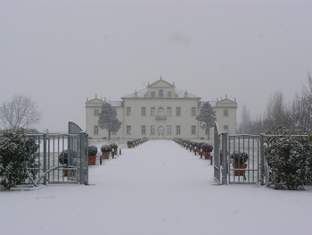 Vila Cornaro soto la neve.