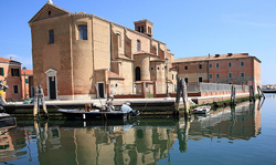 La cèsa e l’isola de San Doménego.