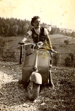 La Vespa l’éra na moto anca da done.