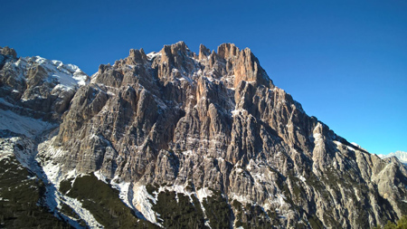 Me son lustrà i oci con panorami da peldoca.