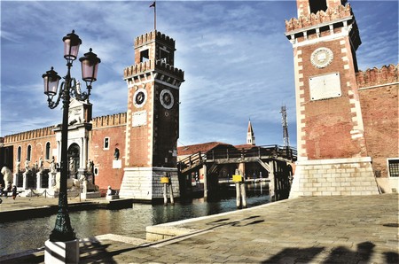 Eà porta de aqua co ’e dó alte tori.