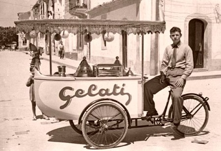 A l’incrocio co ’l Borgheto, a ghe jera el gelataro da Casale co ’l careto a tre roe…