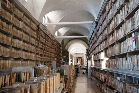 Uno de i coridoi de l'Archivio de Stato.