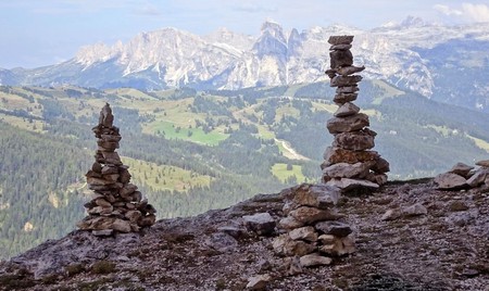 Ometi de sassi su le Dolomiti, a Lagazuoi.