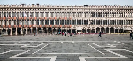 ’E case de i Procuratori dopo el restauro, in Piassa San Marco (foto ioArch).